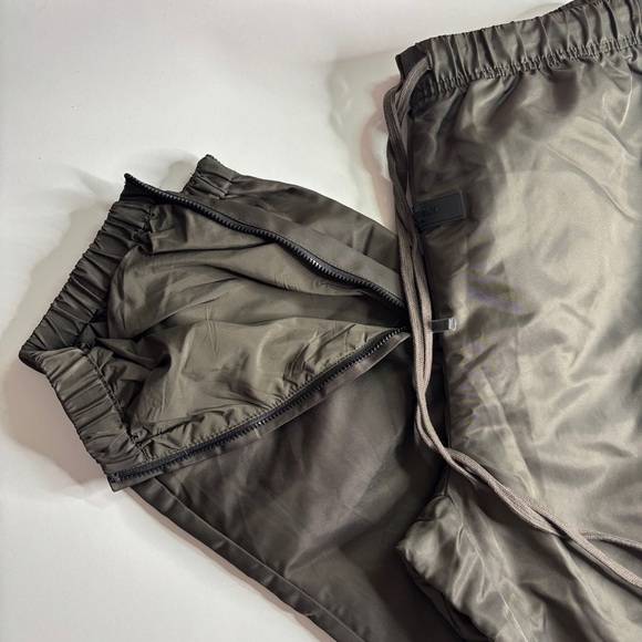 FEAR OF GOD Essentials | Nylon Track Pants | Dark Olive Green | Size S - Picture 5 of 8